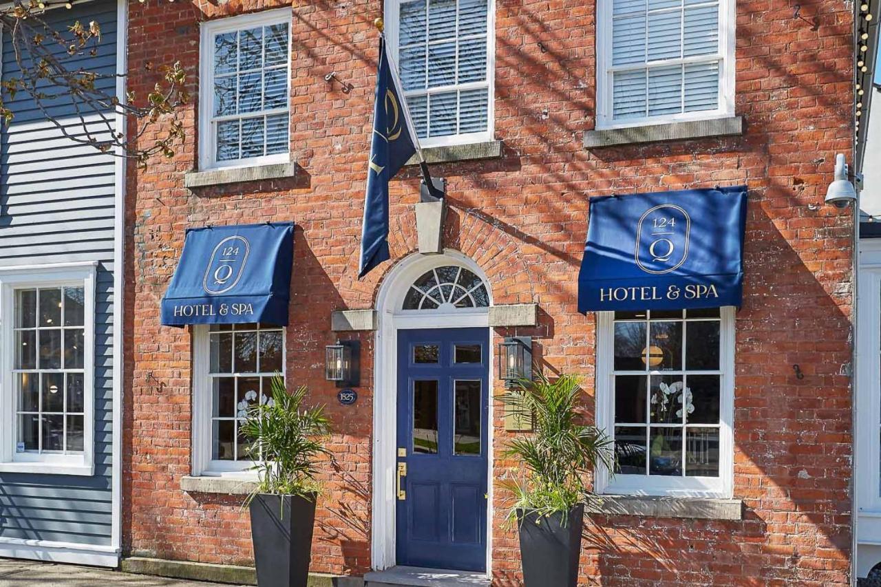 124 On Queen Hotel & Spa Niagara-on-the-Lake Bagian luar foto The hotel's entrance